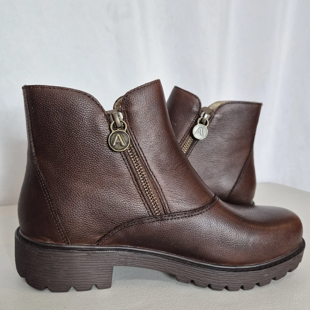 Alegria Rorie Leather Ankle Bootie - Size 9